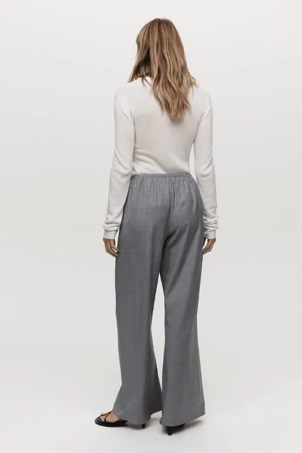 Alicia Pant Lunar