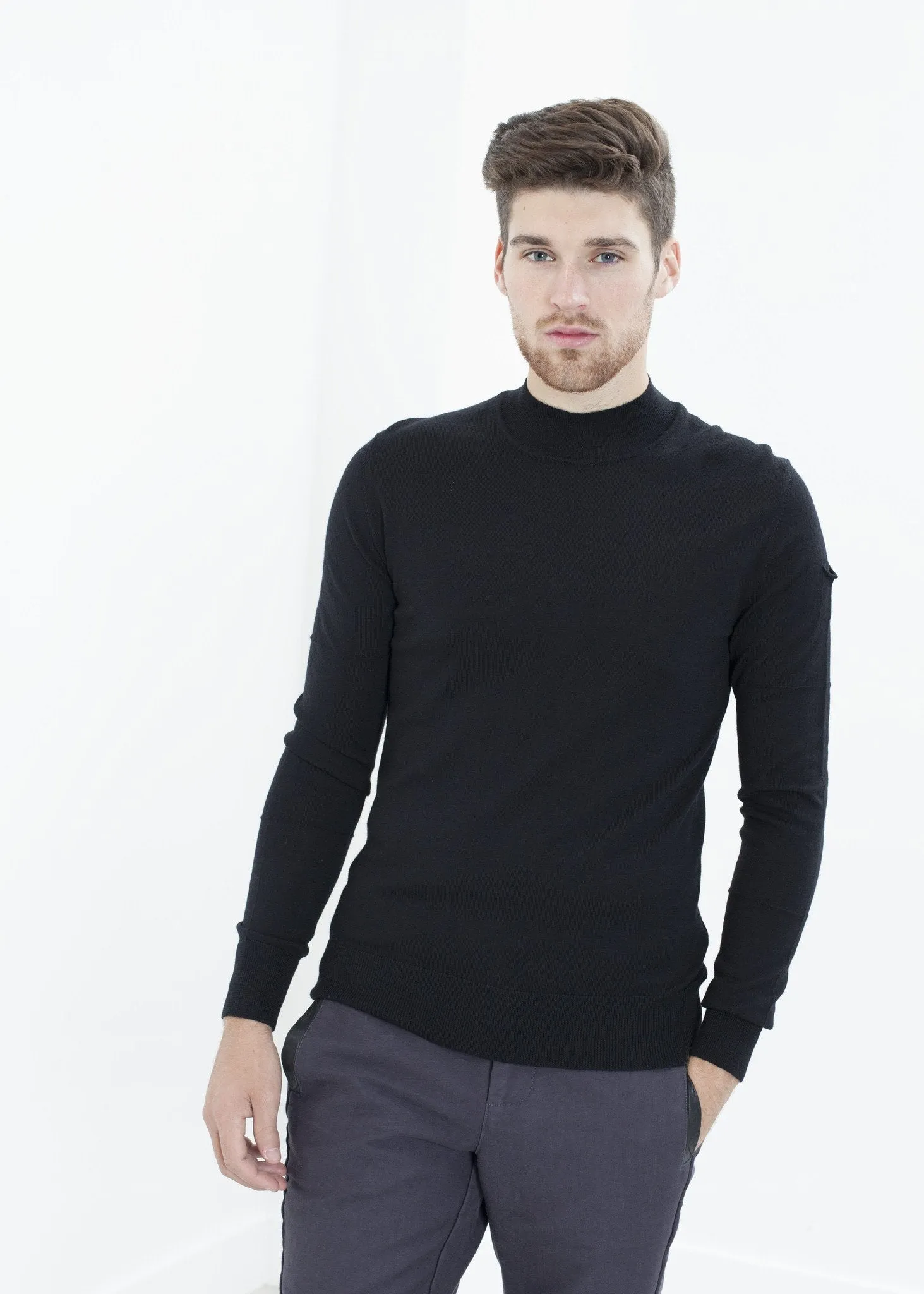 Merino Knit Turtleneck in Black