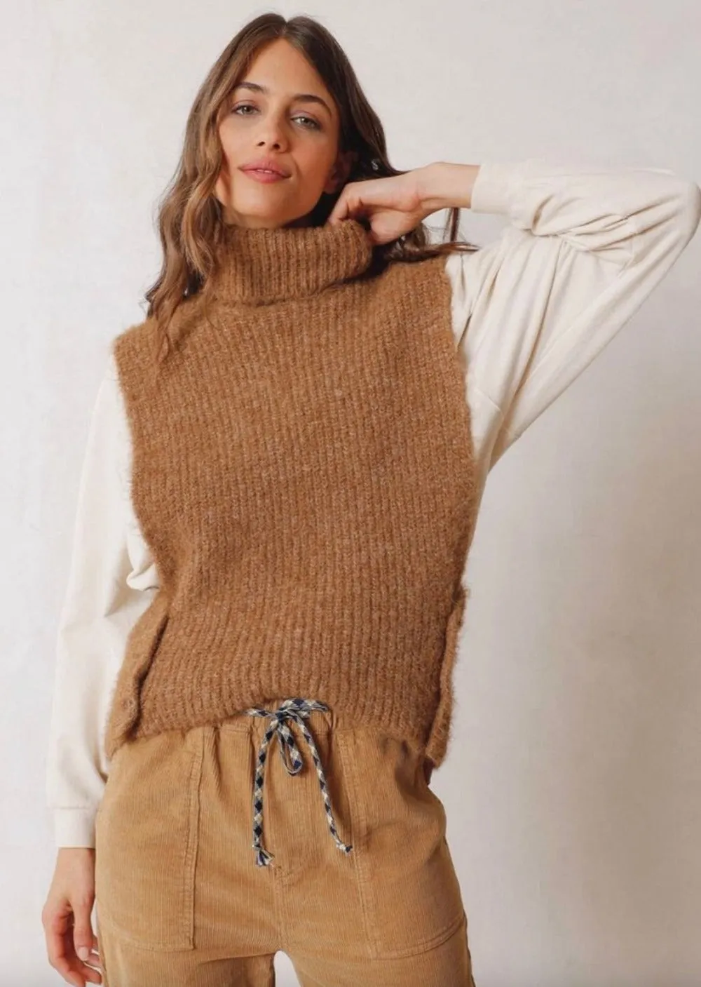 Turtleneck Knitted Waistcoat Camel